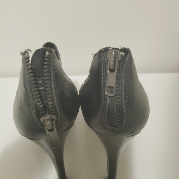 3/$20 NINE WEST | Ankle Heels Size 7.5 - Picture 9 of 13